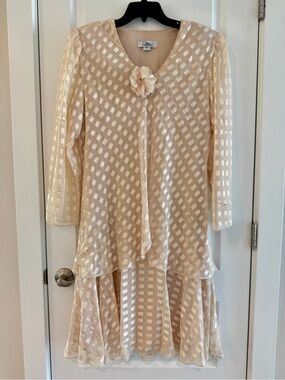 Vintage 80s Patra Women’s Cream & Gold Dress Long Sleeves Geometric Print Sz 18